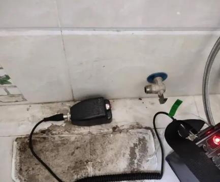 小金屋顶漏水维修公司分享下卫生间漏水的危害及解决方法